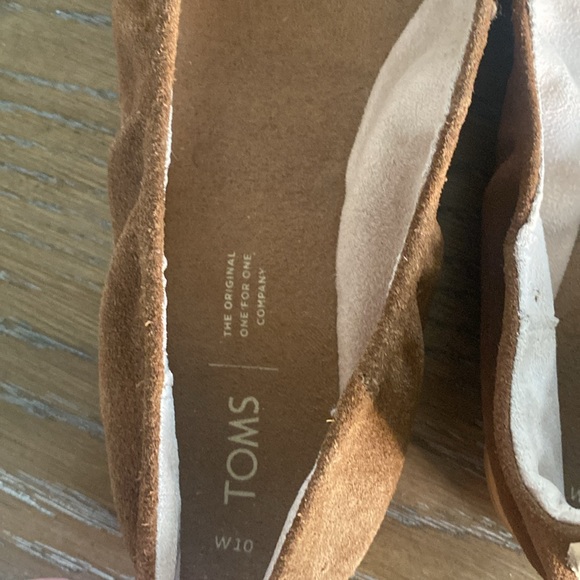 TOMS Olivia Dark Amber Brown Suede Slip-On Ballet Flats - Picture 2 of 6